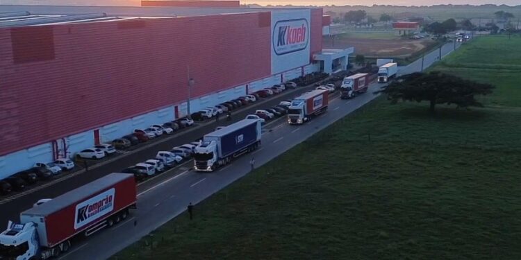 Grupo Koch envia mais de 200 toneladas de donativos arrecadados para o RS