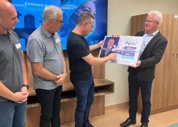 Deputado federal Fábio Schiochet entrega emenda de R$ 2 milhões ao Hospital São José