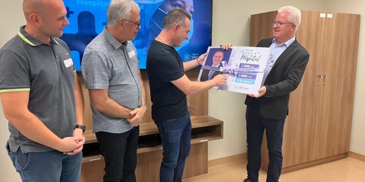 Deputado federal Fábio Schiochet entrega emenda de R$ 2 milhões ao Hospital São José