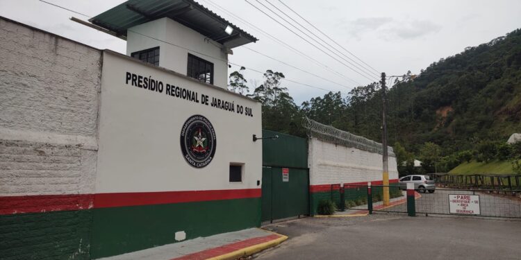 Acusado de matar homem com facada permanece preso em Jaraguá do Sul