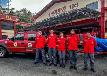 Bombeiros de Guaramirim seguem para apoio em operação no Rio Grande do Sul