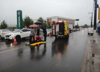 Ciclista fica ferida após acidente com carro em Schroeder