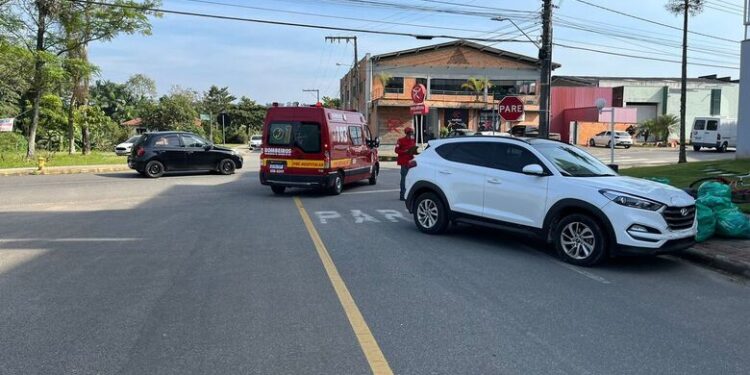 Motociclista fica ferido após acidente em Jaraguá do Sul