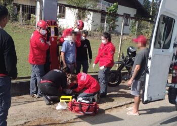 Motociclista fica ferido após acidente em Schroeder