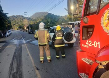Colisão entre três carros é registrada em Schroeder