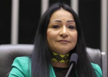 Deputada federal é cassada por pagar tratamento estético com dinheiro público