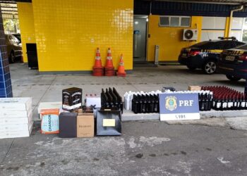 PRF apreende 400 garrafas de vinhos que seriam entregues em Jaraguá do Sul