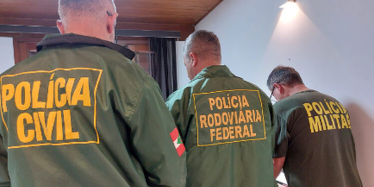 Operação apura fraudes em licitações em 13 prefeituras catarinenses