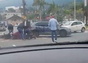 Motociclista fica ferido após acidente em Jaraguá do Sul