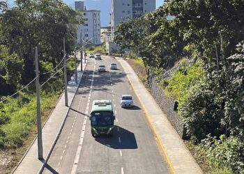 Trecho II da 13 de Maio, em Jaraguá, terá áreas para estacionamento