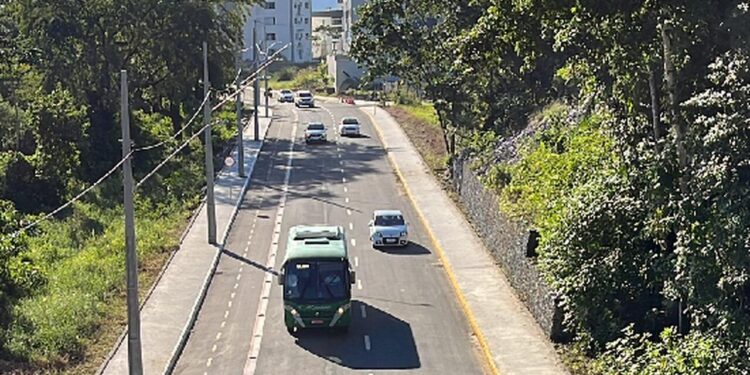 Trecho II da 13 de Maio, em Jaraguá, terá áreas para estacionamento