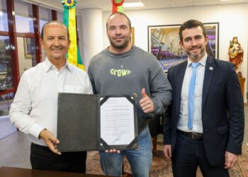 Governador sanciona Projeto de Lei que prevê multa por porte e uso de drogas em locais públicos de Santa Catarina