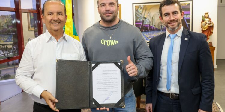 Governador sanciona Projeto de Lei que prevê multa por porte e uso de drogas em locais públicos de Santa Catarina