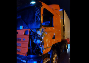 Caminhões colidem na SC-108 em Guaramirim