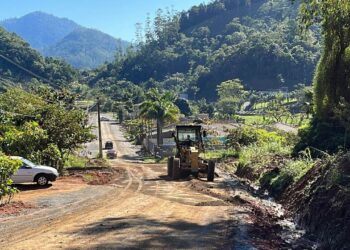 [Fotos] Pavimentação da Rua Pedro Vieira, em Jaraguá, deve ser concluída em setembro