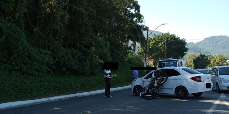 Motociclista fica ferido após acidente na BR-280, em Jaraguá do Sul