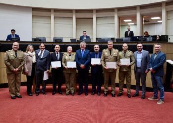 Lunelli homenageia comandantes da PM e pede reforço do efetivo