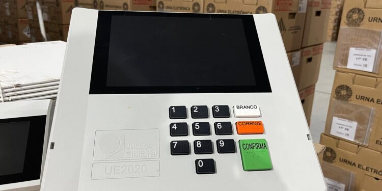 [Vídeo] Urnas eletrônicas chegam em Jaraguá do Sul
