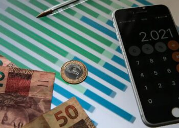 Economia brasileira cresce 0,3% em maio