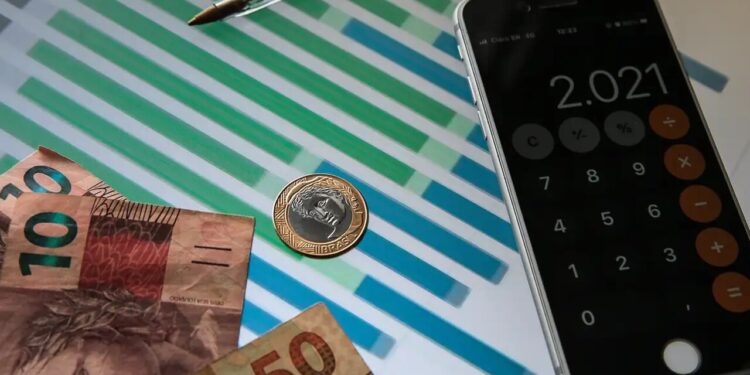 Economia brasileira cresce 0,3% em maio