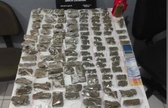 Mais de 2,5kg de maconha são apreendidos e traficante é preso em Corupá