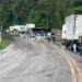 [Vídeo] Serra de Corupá é interditada após carreta carregada com lixo tombar