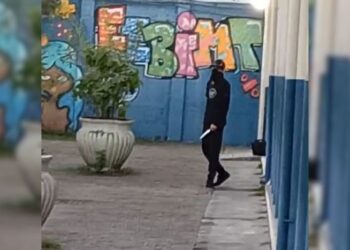 [Vídeo] Adolescente esfaqueia colega dentro de escola em SC