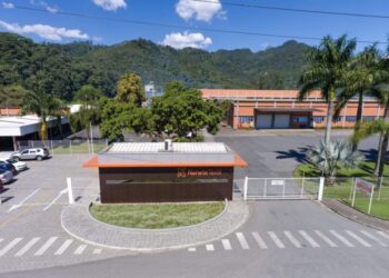 Empresa Nanete Têxtil, de Jaraguá do Sul, está contratando