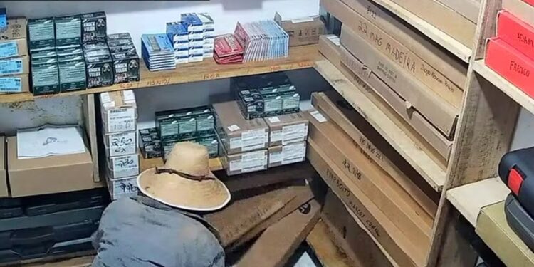 Grupo invade clube de tiro, rende funcionários e foge levando armas no Norte de SC