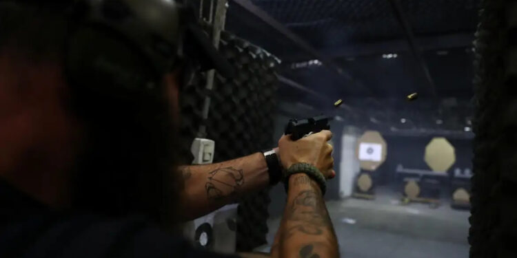 CCJ do Senado aprova decreto que reduz exigências para armas de fogo