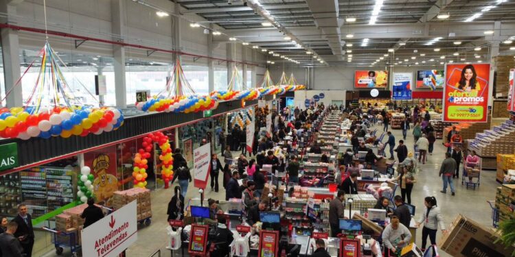 Grupo Koch abre 140 vagas para nova loja em Joinville