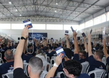 Greve na Celesc é encerrada após acordo com trabalhadores