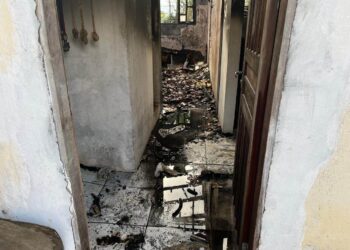 Residência fica destruída após incêndio em Jaraguá do Sul