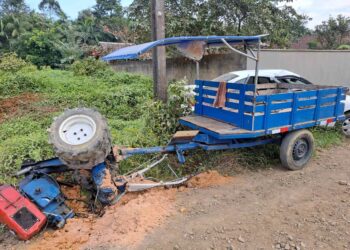 Duas pessoas ficam gravemente feridas após acidente entre carro e tobata em Schroeder