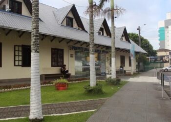 Prefeitura de Barra Velha lança processo seletivo com salários de até 18,7 mil