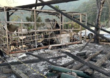Quiosque de lanches pega fogo e fica destruído no Pico Malwee, em Jaraguá do Sul