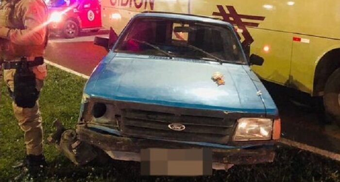 Homem atropela ciclista e bombeiro, foge e colide contra quatro veículos na BR-280, em SC