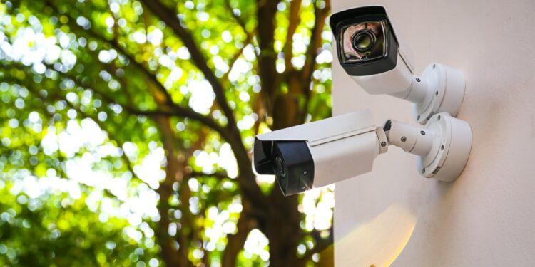 Vizinhos brigam por ângulo de câmera de segurança em Jaraguá do Sul