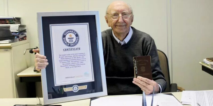 Morre aos 102 anos catarinense que entrou para o Guinness como funcionário mais antigo do mundo