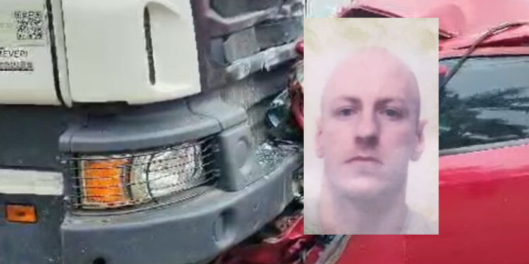 Identificado motorista que morreu ao bater em caminhão parado em Jaraguá do Sul