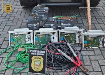 Três homens são presos em Jaraguá do Sul por furtar equipamentos de telefonia