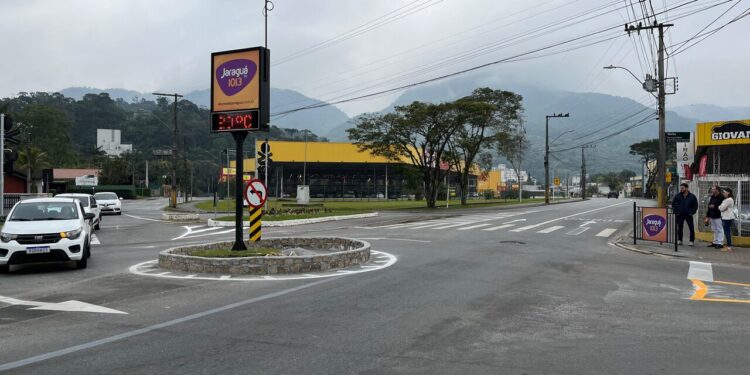 Nova rotatória é implantada em Jaraguá do Sul