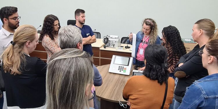 [Vídeo] Mesários participam de treinamento para as eleições municipais