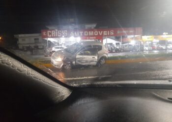 Três carros se envolvem em acidente em Jaraguá do Sul