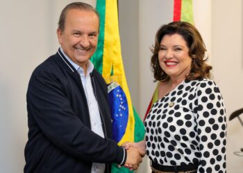 Jorginho Mello se licencia e transmite o cargo para a vice-governadora Marilisa Boehm