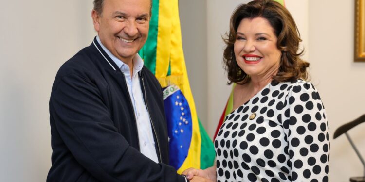 Jorginho Mello se licencia e transmite o cargo para a vice-governadora Marilisa Boehm