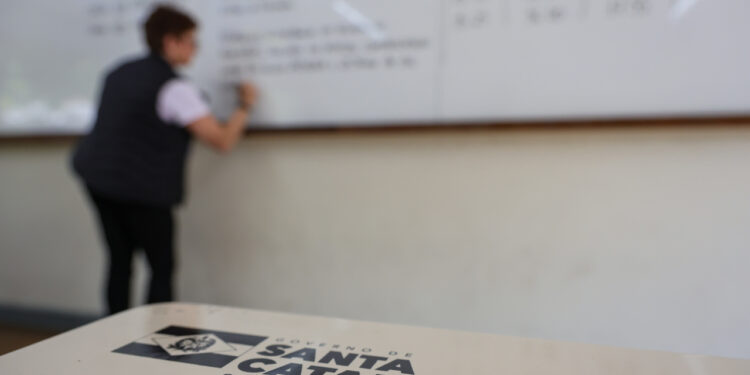 Gabarito preliminar do primeiro dia de prova do concurso público da Educação de SC é divulgado