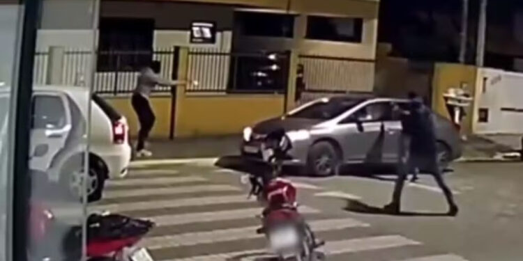 [Vídeo] Três homens são assassinados a tiros em Itapema