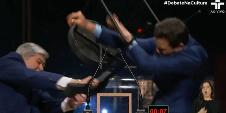 [Vídeo] Datena agride Marçal em debate