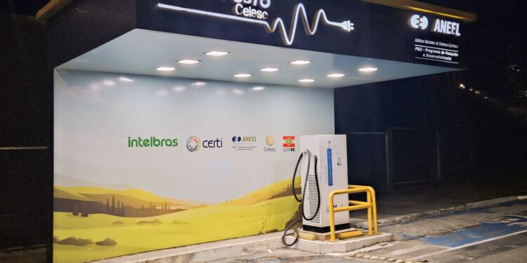 Celesc passa a cobrar por recarga de veículos elétricos no estado